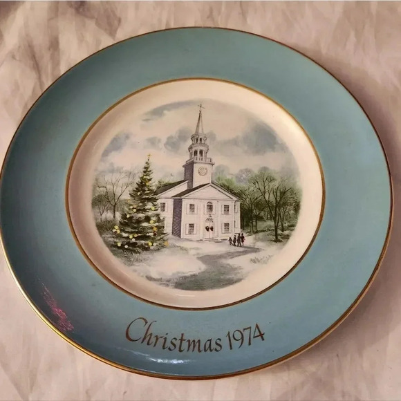 Christmas plate series, second edition, Country Church - Picture 1 of 3
